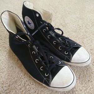 Black converse shoes - size 8 (women)